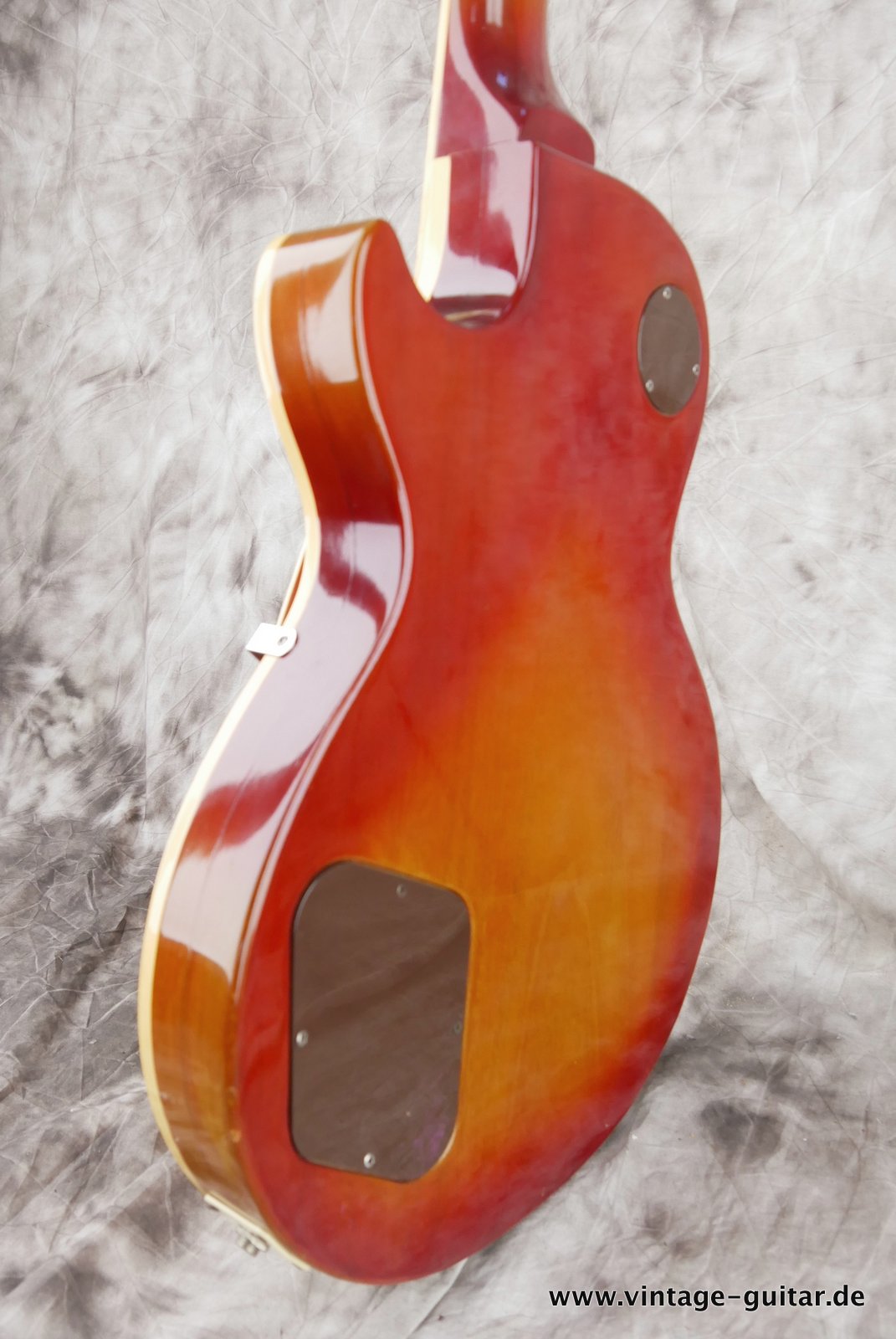 Gibson-Les-Paul Deluxe-1973-cherry-sunburst-007.JPG